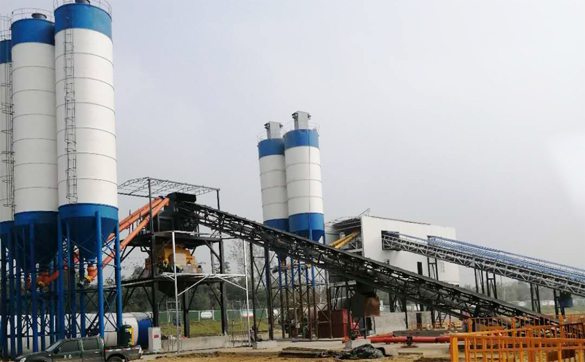億立HZS180混凝土攪拌站在安徽六安安裝調(diào)試成功，準(zhǔn)備投產(chǎn)(圖文)