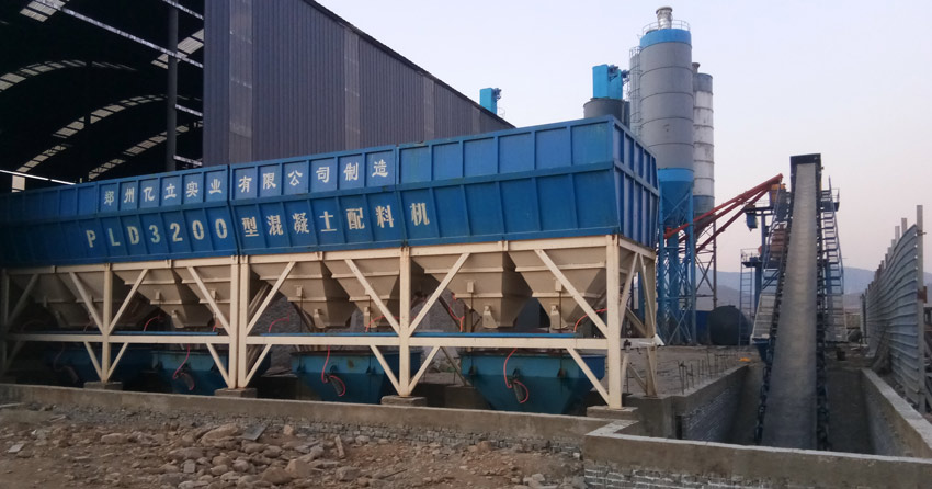 hzs180混凝土攪拌站客戶現(xiàn)場(chǎng)