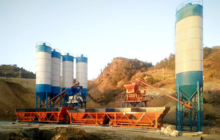 JS750混凝土攪拌機(jī)應(yīng)用在HZS35混凝土攪拌站中使用現(xiàn)場(chǎng)