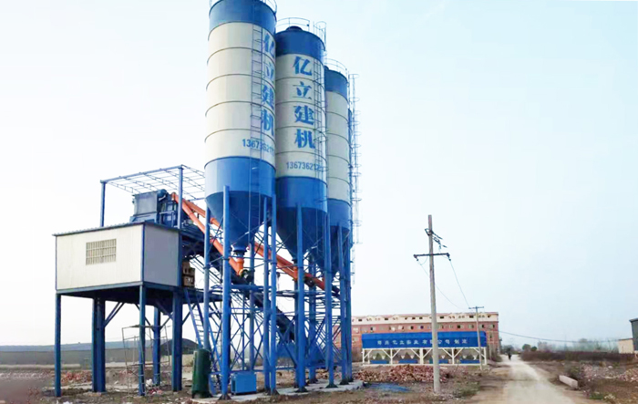 混凝土攪拌設(shè)備_混凝土生產(chǎn)成套設(shè)備用戶現(xiàn)場(chǎng)實(shí)拍