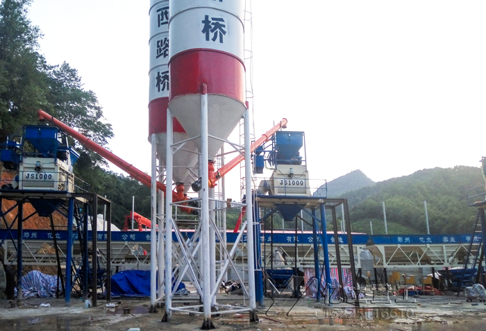 50混凝土攪拌站設(shè)備用戶(hù)安裝調(diào)試現(xiàn)場(chǎng)實(shí)拍