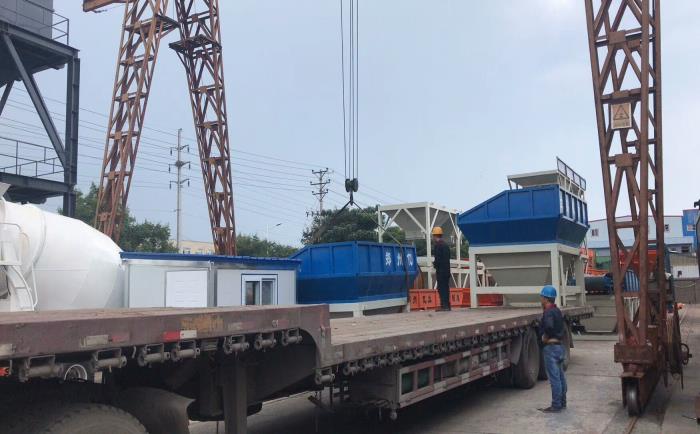 小型攪拌站設(shè)備發(fā)貨現(xiàn)場