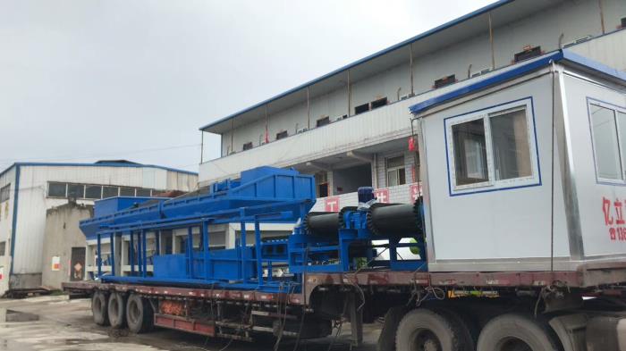 混凝土攪拌站設(shè)備發(fā)貨現(xiàn)場