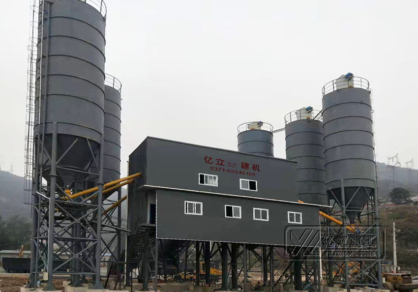 大型混凝土攪拌設備用戶現(xiàn)場實拍