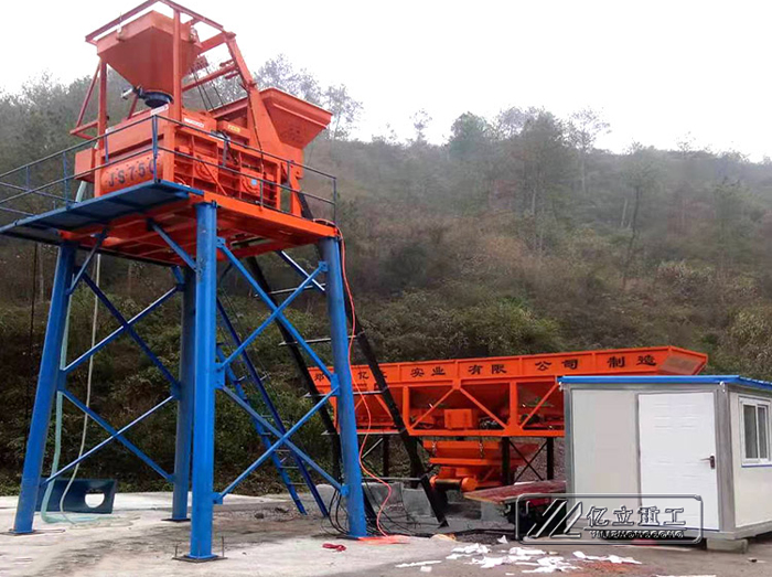 750混凝土攪拌機(jī)用戶現(xiàn)場(chǎng)