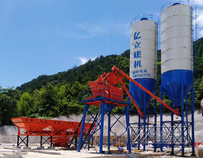 混凝土攪拌機(jī)生產(chǎn)廠家現(xiàn)貨