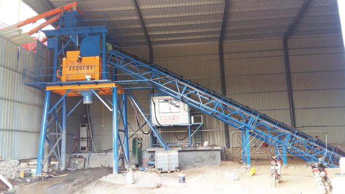 JS2000混凝土攪拌機用戶現(xiàn)場