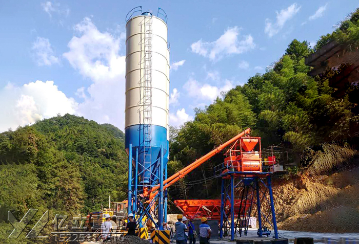 JS500混凝土攪拌機(jī)_hzs25攪拌站設(shè)備用戶生產(chǎn)現(xiàn)場實(shí)拍